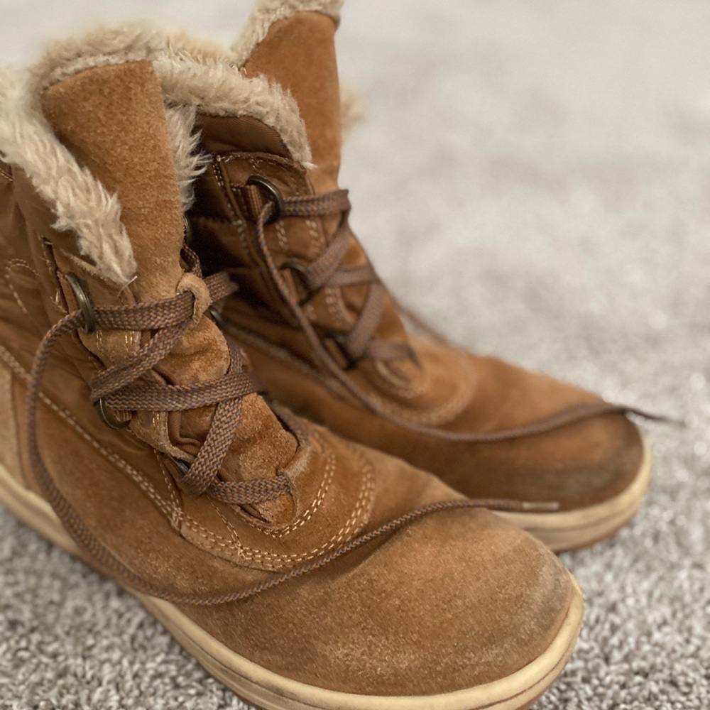 All weather boots! Perfect for rain,sleet, or snow.
Used but in good condition!